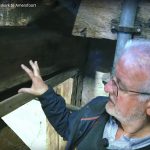 Aalt laat de geheime plekken van de Sint-Joriskerk zien